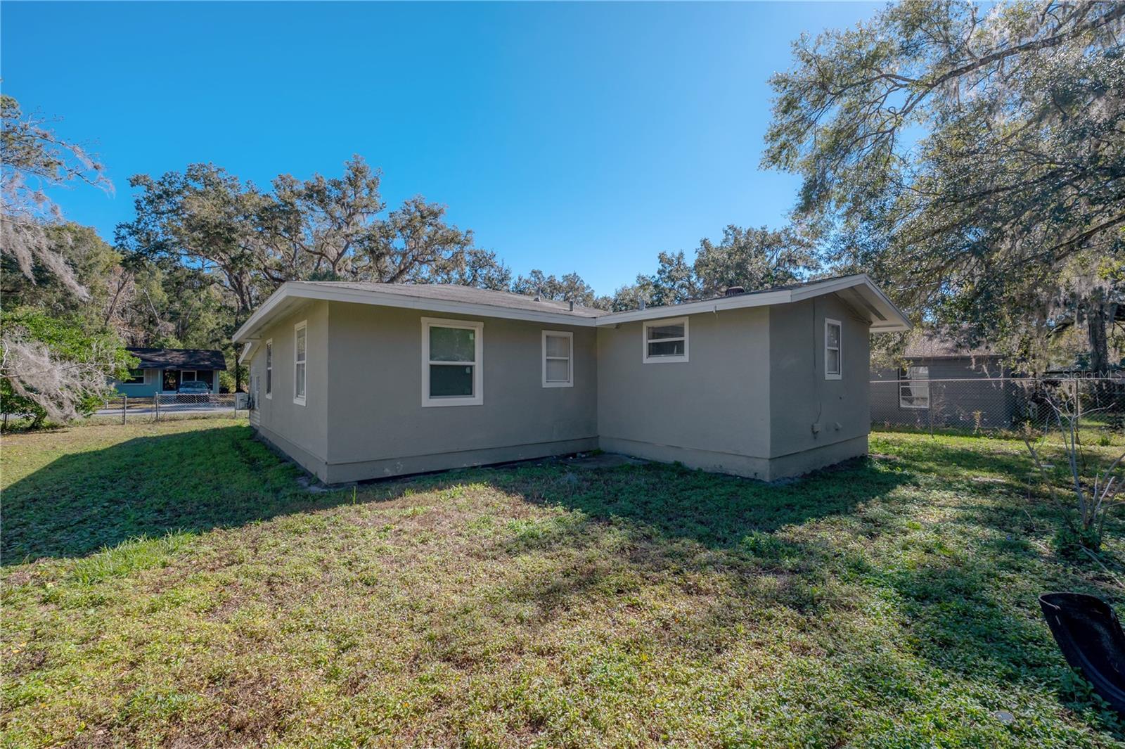 SNOW CAPS - Residential