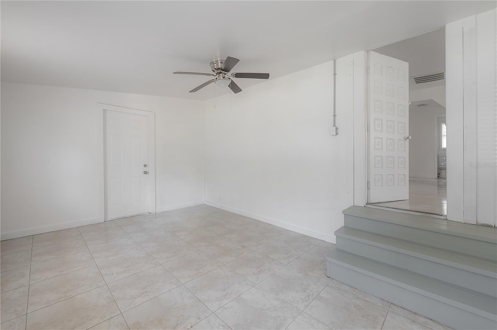 SNOW CAPS - Residential