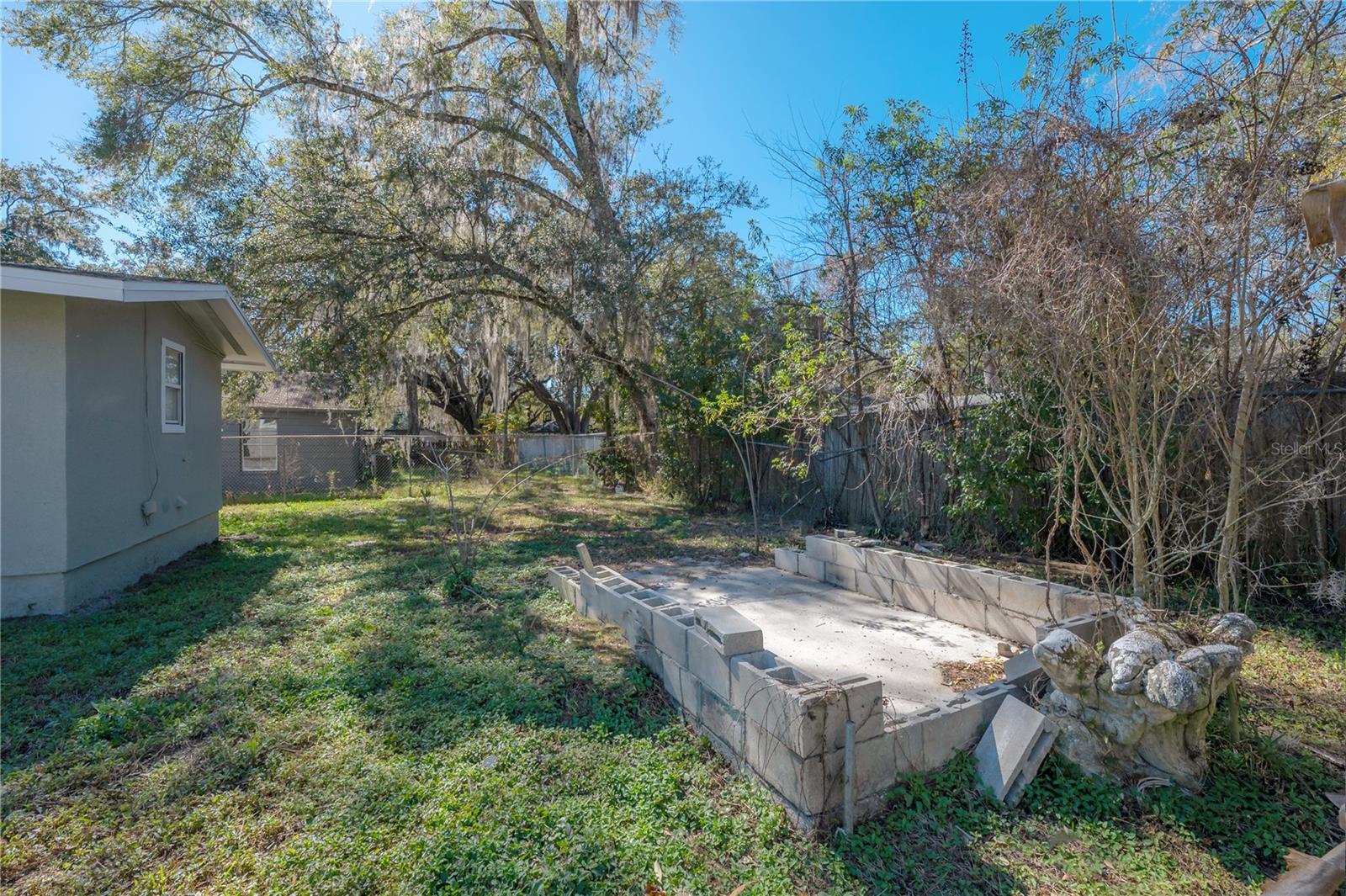 SNOW CAPS - Residential