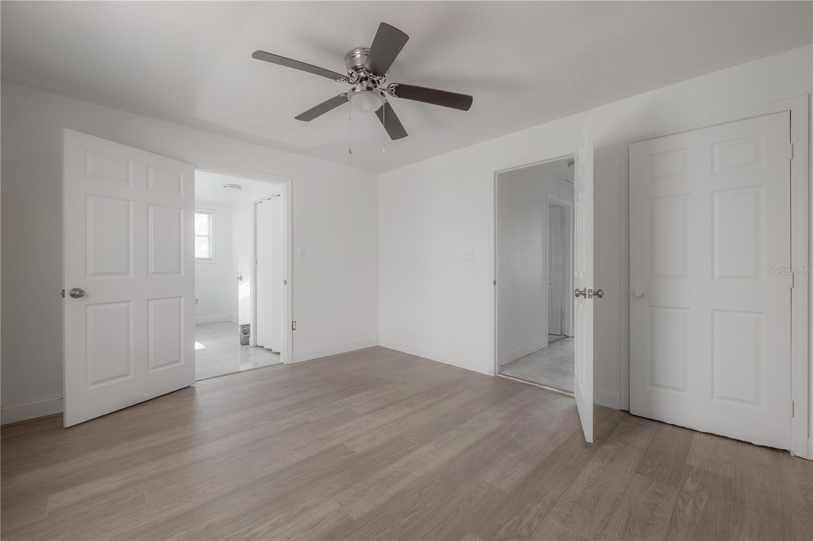 SNOW CAPS - Residential