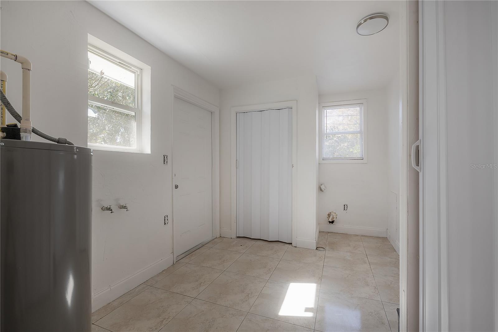 SNOW CAPS - Residential