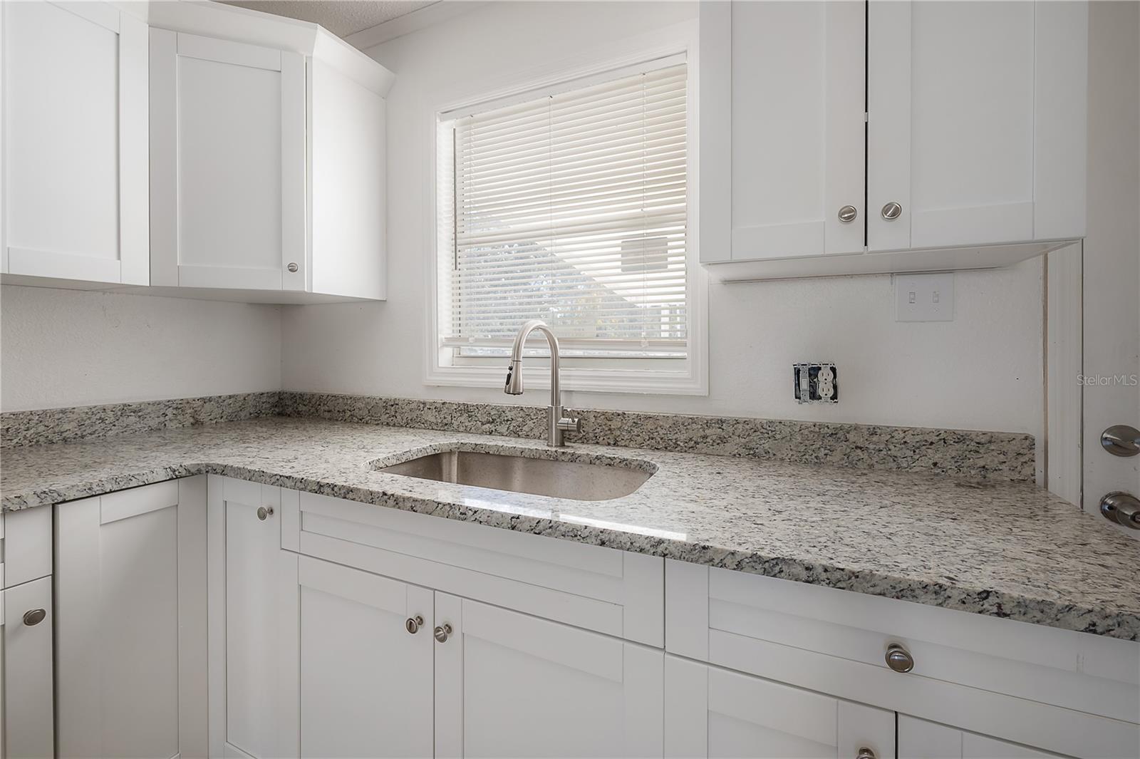 SNOW CAPS - Residential