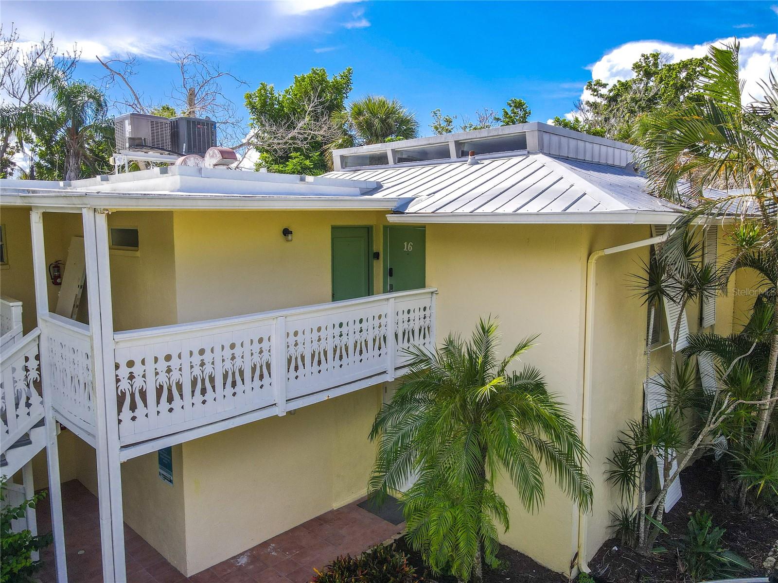 Amazing opportunity to own a highly sought after Beach Castle condo in beautiful Longboat Key. This unit has been completely remodeled, including a 2025 AC unit. The complex allows for short term rentals, bringing the new owner the ability to maximize on profits. Current owner has chosen to extensively use the property for personal vacations, so it is in pristine shape. High end furnishings enhance the quality of this amazing condo, with easy, private beach access and a recently built bayfront dock, which allows for day docking and great fishing. A must see, Beach Castle condos do not become available for sale often!