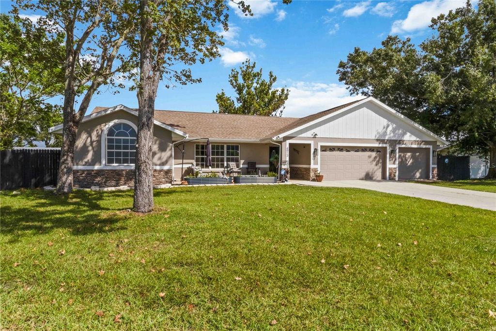 Photo of 4913 37th Street East, Bradenton, FL 34203 (MLS # A4666471)