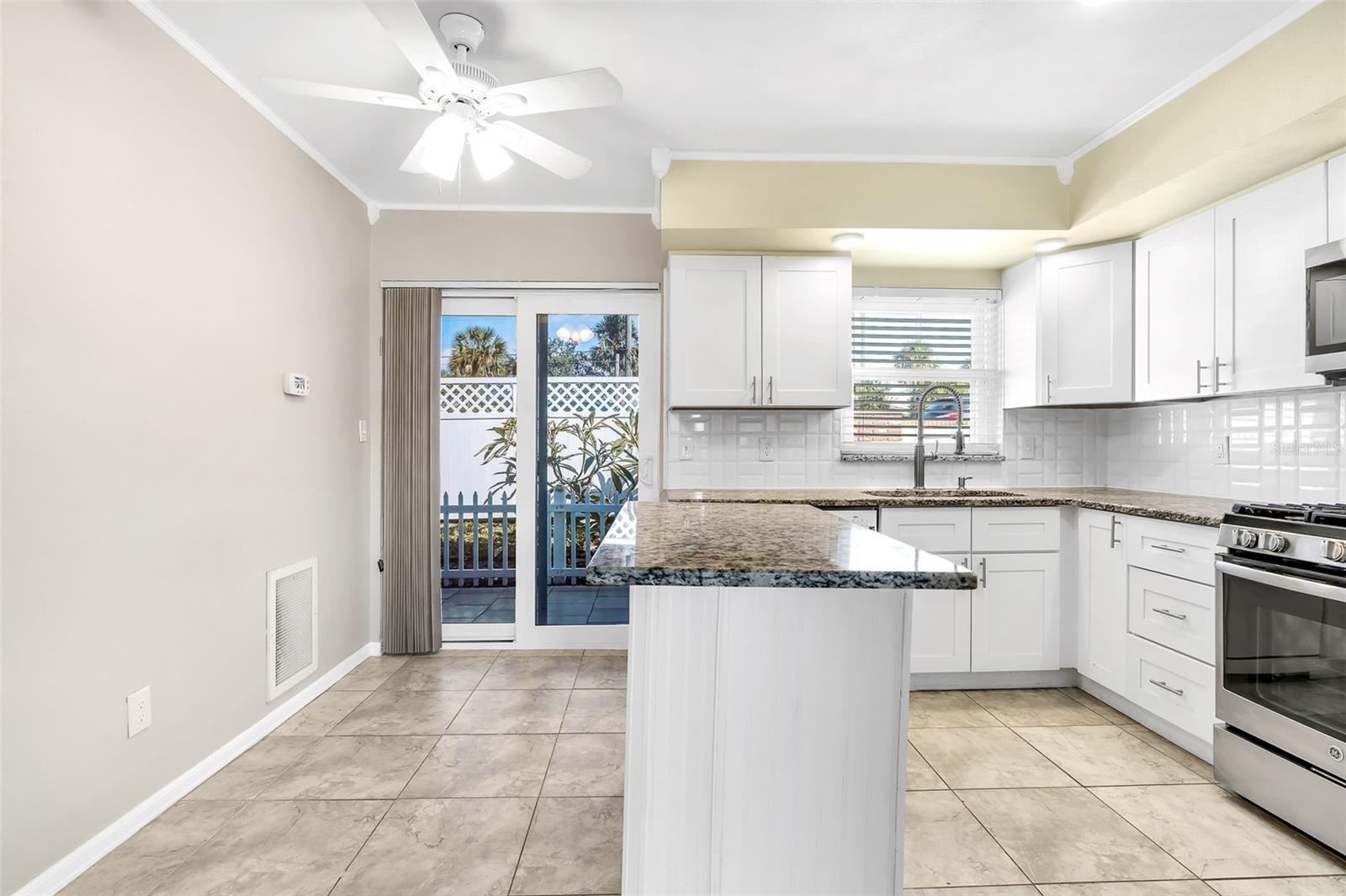 SEMINOLE HILL VILLAS - Residential