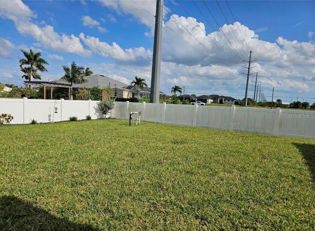 CAPE CORAL - Residential