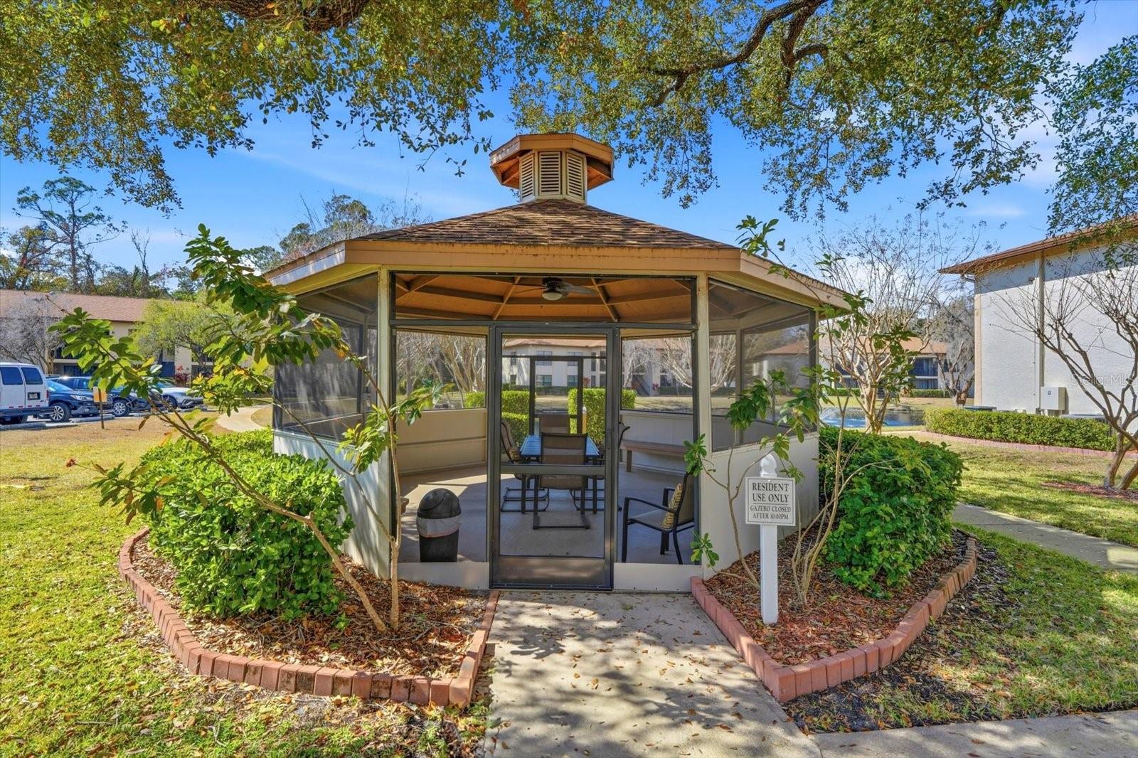 CRYSTAL LAKE CONDO BLDG 3301, UNIT M - Residential