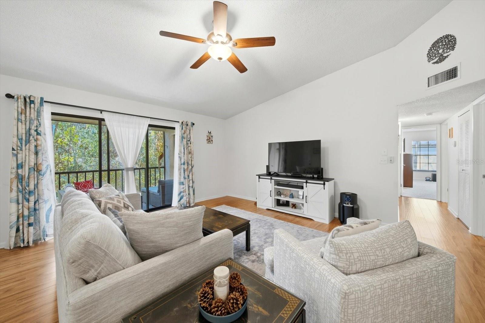 CRYSTAL LAKE CONDO BLDG 3301, UNIT M - Residential