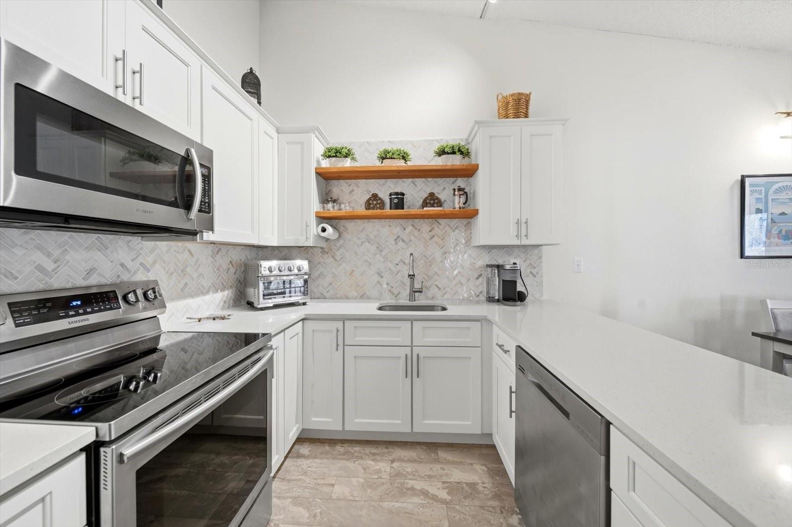 CRYSTAL LAKE CONDO BLDG 3301, UNIT M - Residential