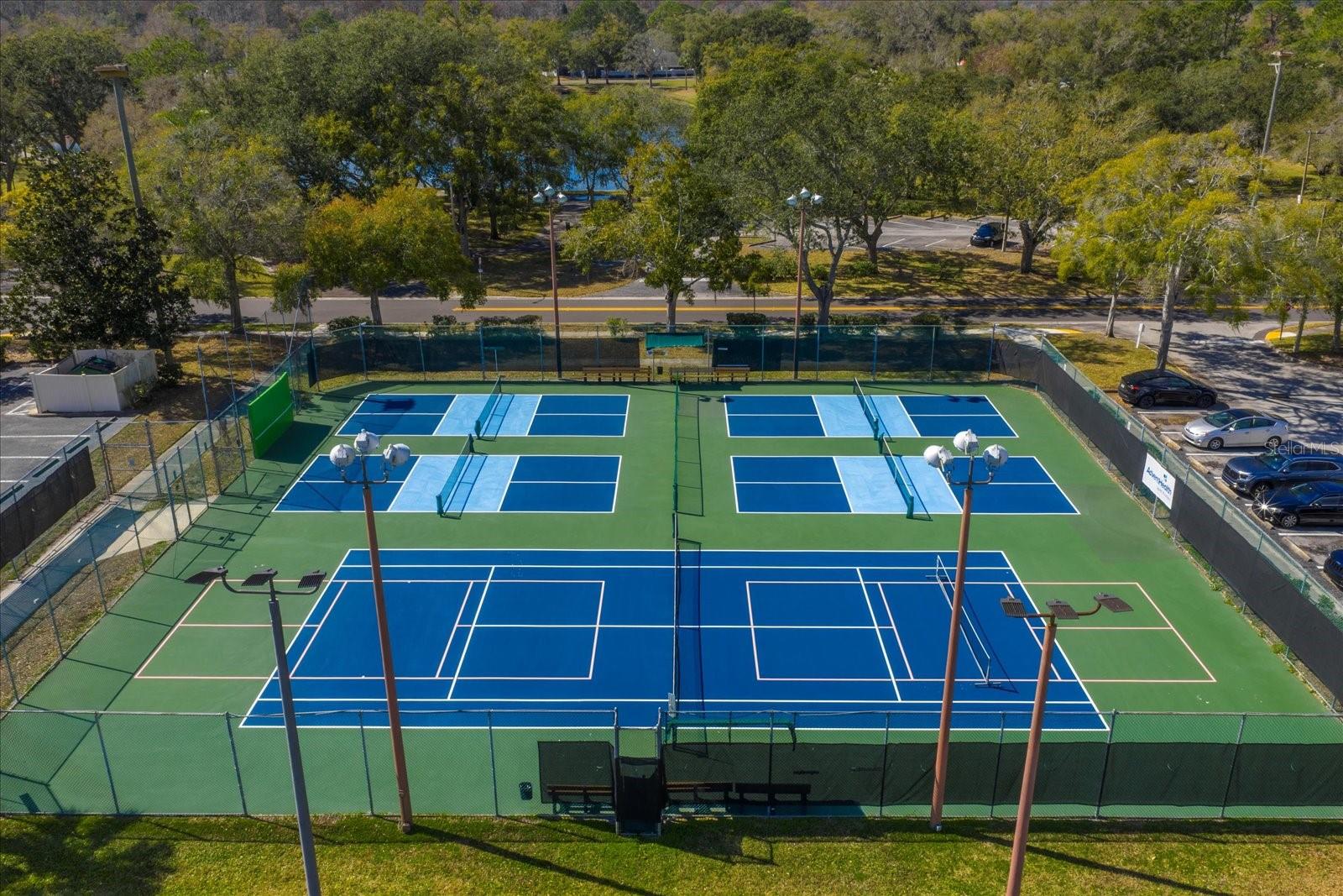 CRYSTAL LAKE CONDO BLDG 3301, UNIT M - Residential