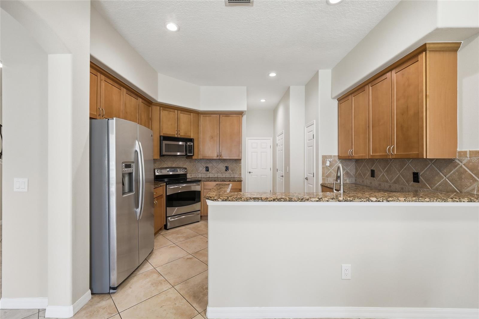 VIZCAYA HEIGHTS CONDO OR 6575 1315 - Residential