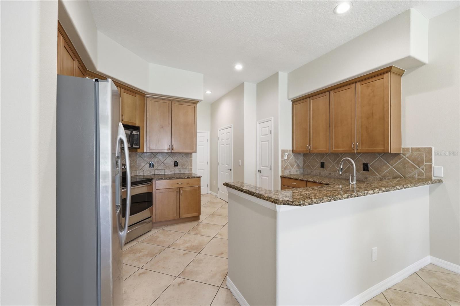 VIZCAYA HEIGHTS CONDO OR 6575 1315 - Residential