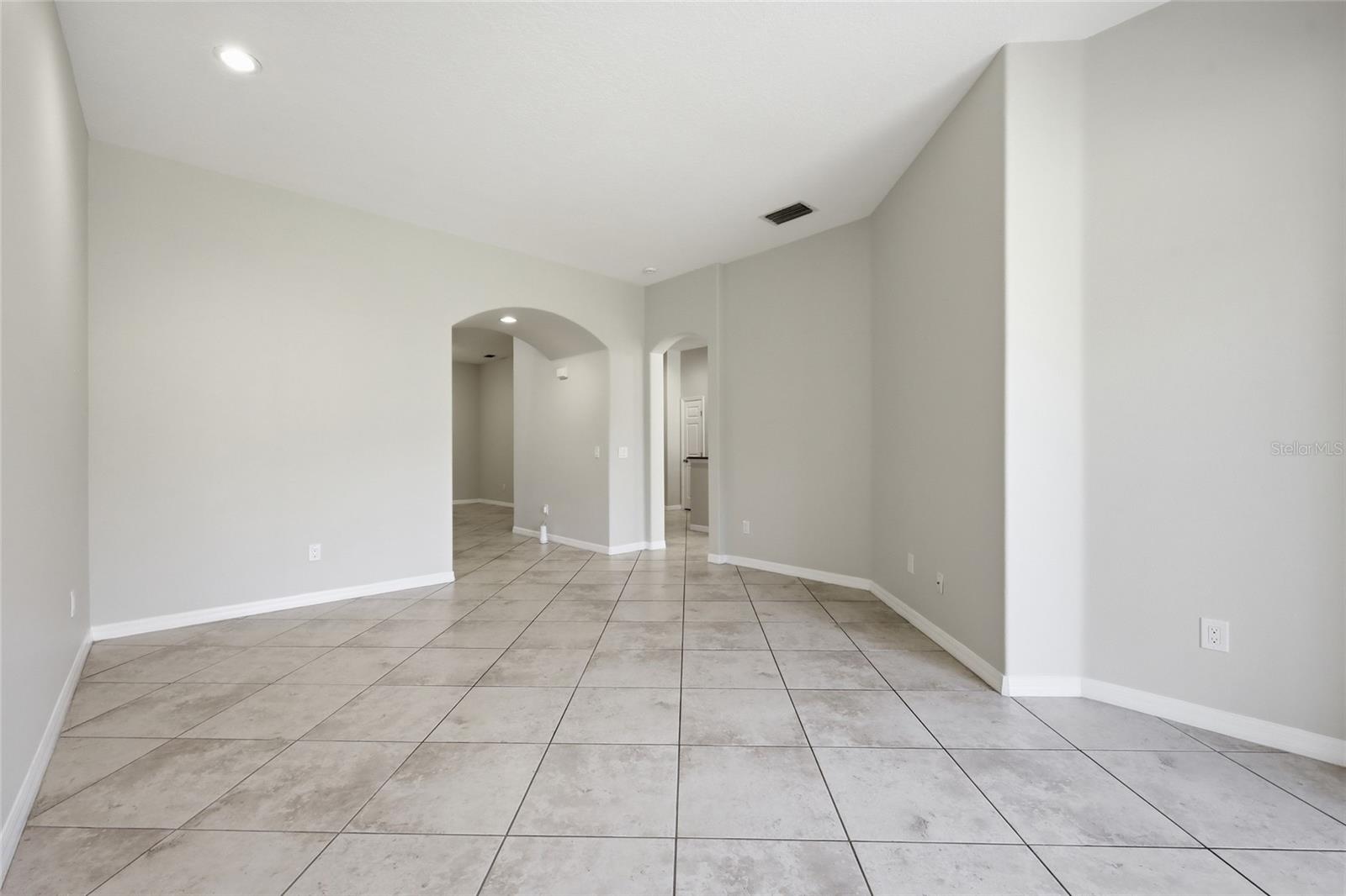 VIZCAYA HEIGHTS CONDO OR 6575 1315 - Residential