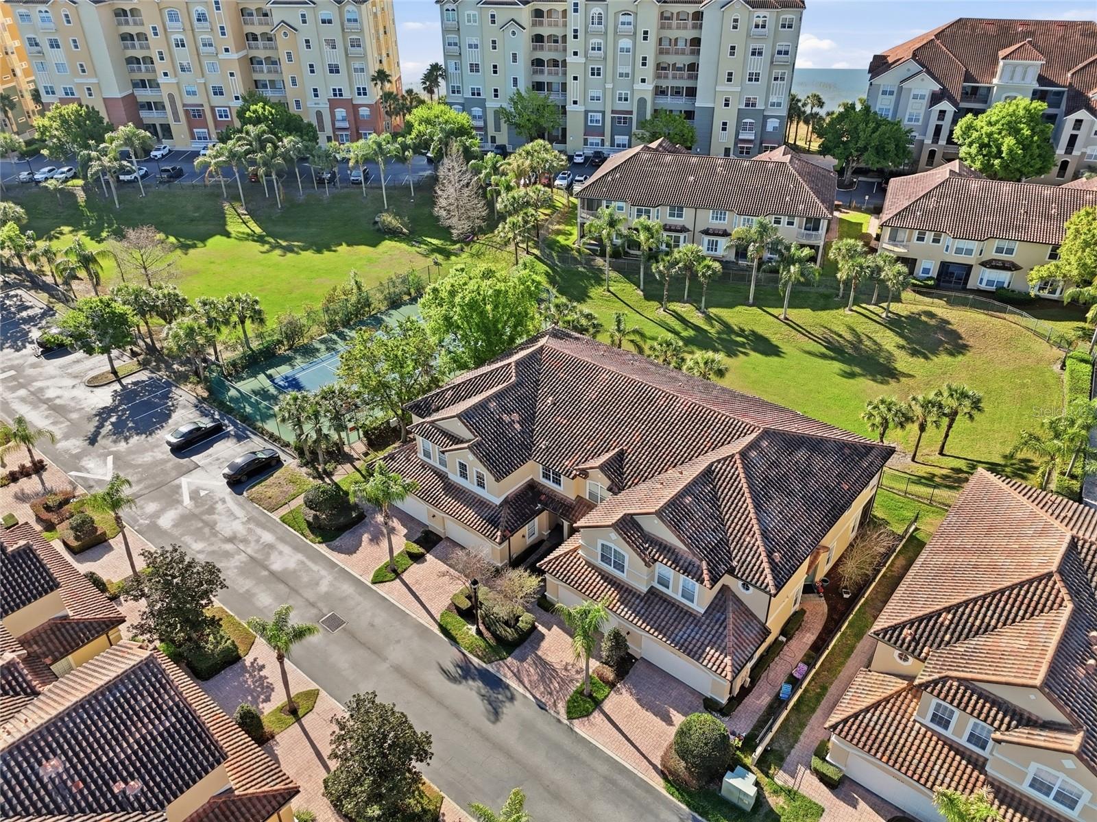 VIZCAYA HEIGHTS CONDO OR 6575 1315 - Residential