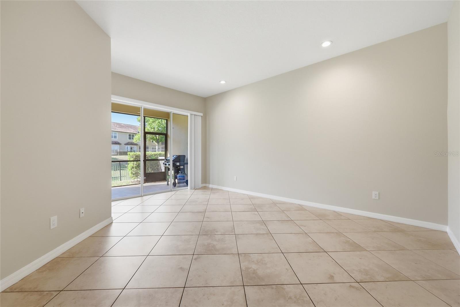 VIZCAYA HEIGHTS CONDO OR 6575 1315 - Residential