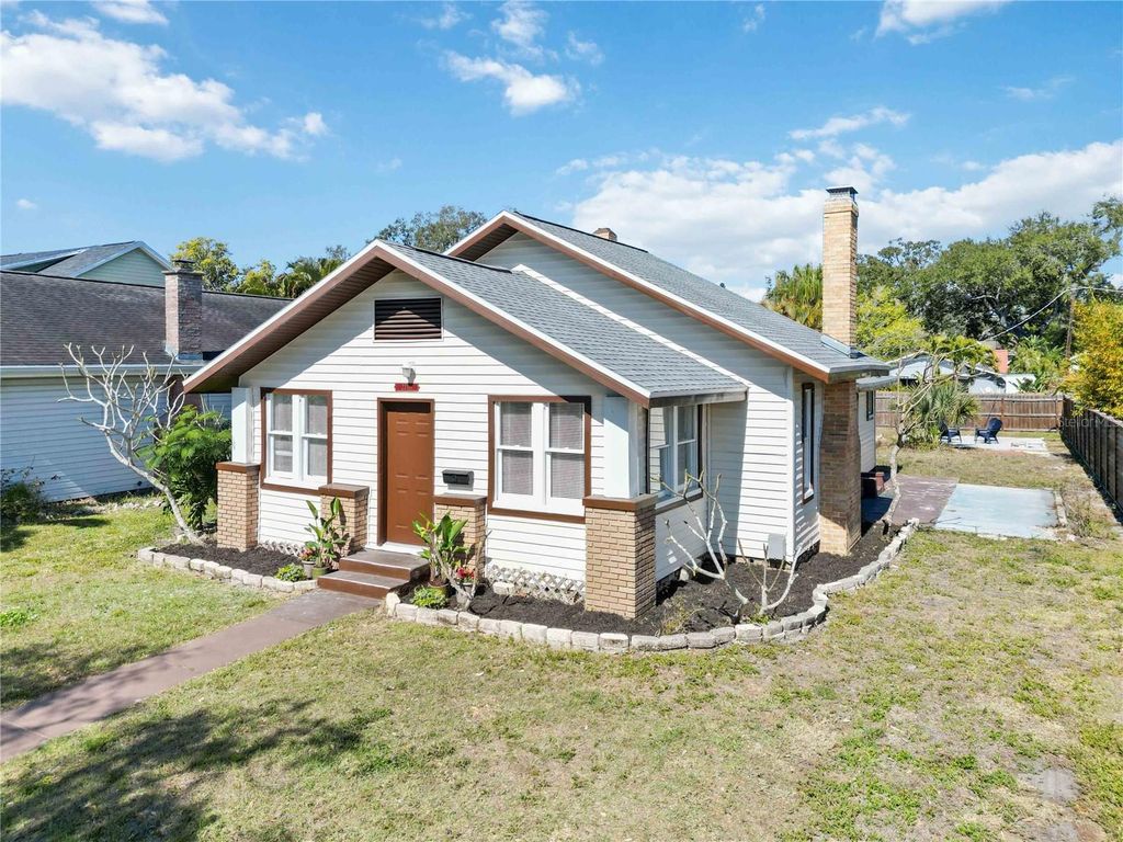 Photo of 2710 3rd Avenue W, Bradenton, FL 34205 (MLS # A4680861)