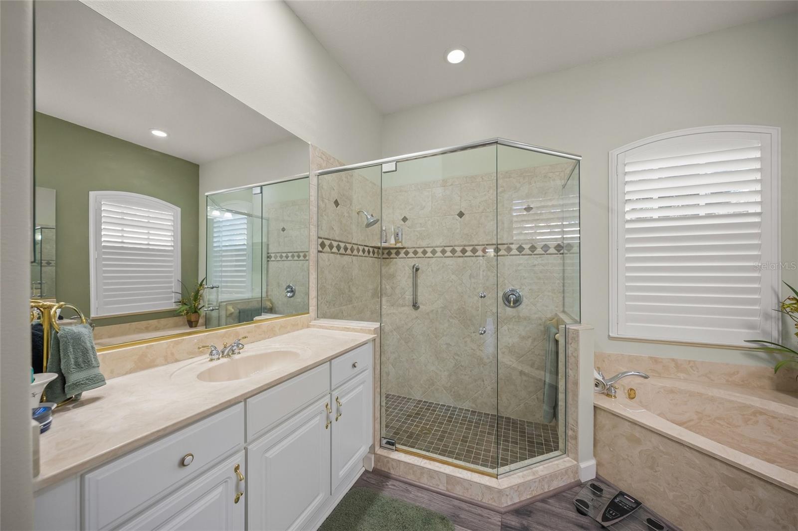 MISTY CREEK - Residential