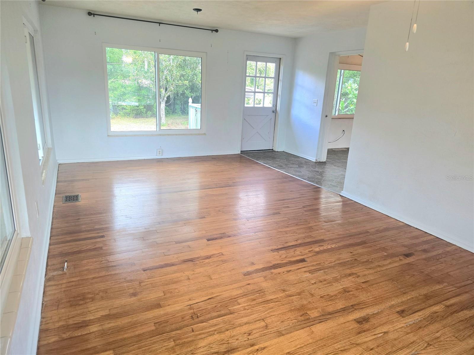 FOREST HILLS - Residential
