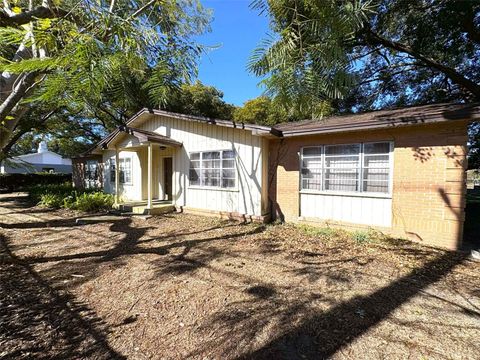 Photo of 4104 E County Road 540a, Lakeland, FL 33813 (MLS # L4958848)