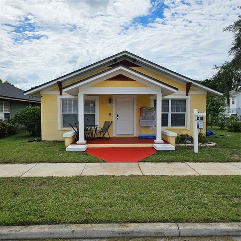 A home in LAKELAND