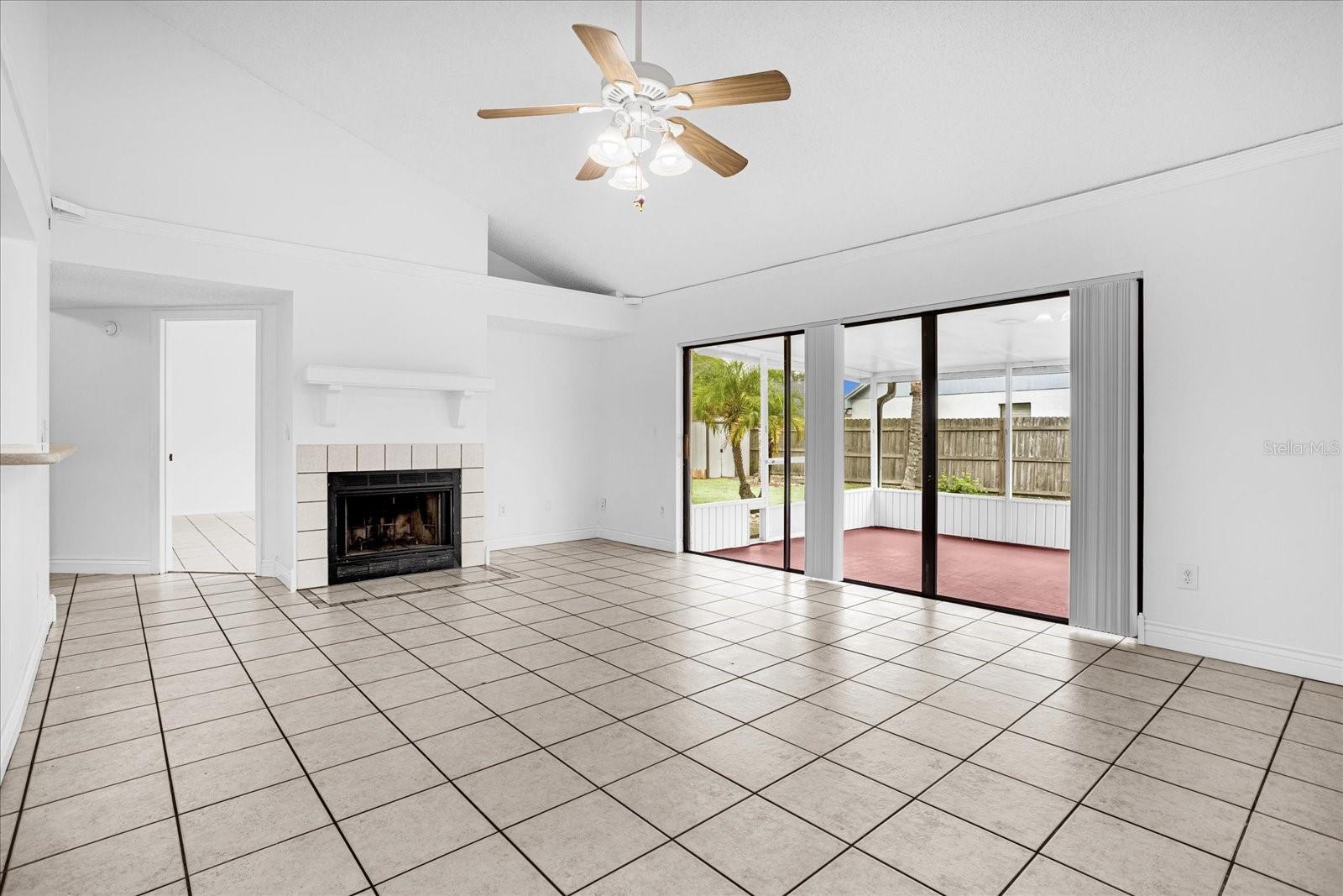 LAKEWOOD AT THE CROSSINGS - Residential Lease