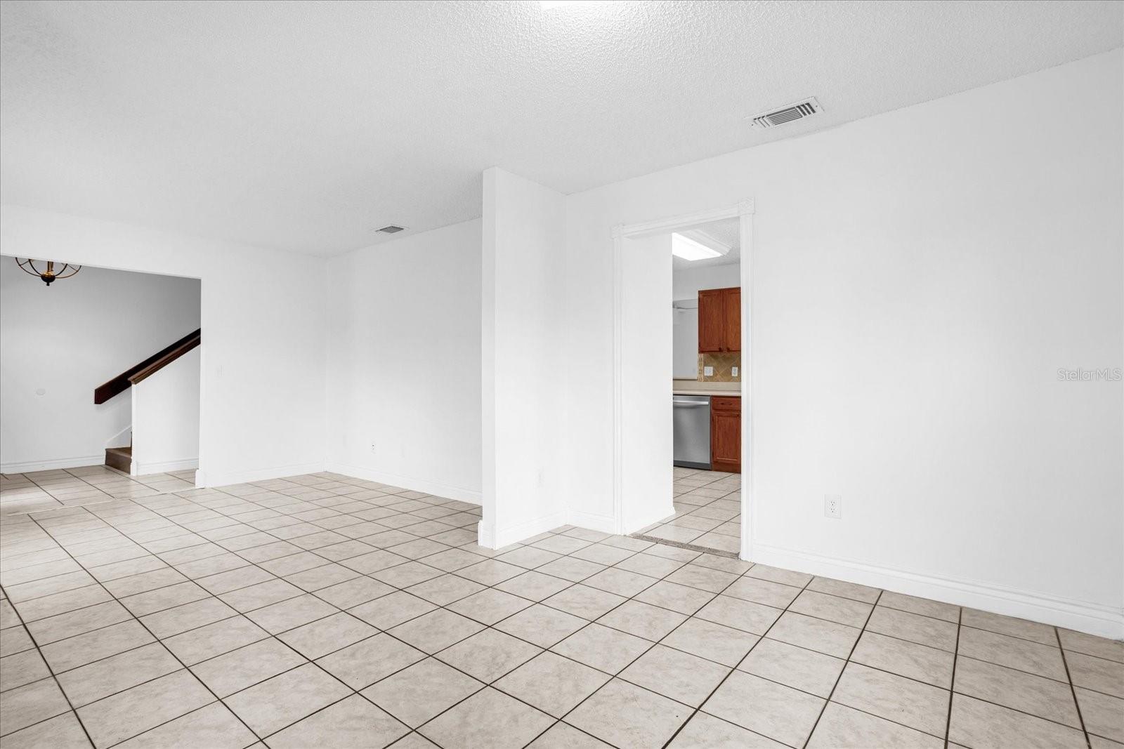 LAKEWOOD AT THE CROSSINGS - Residential Lease