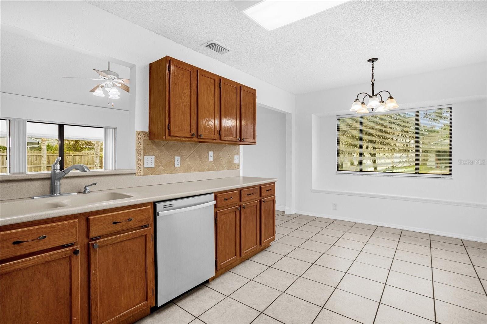 LAKEWOOD AT THE CROSSINGS - Residential Lease