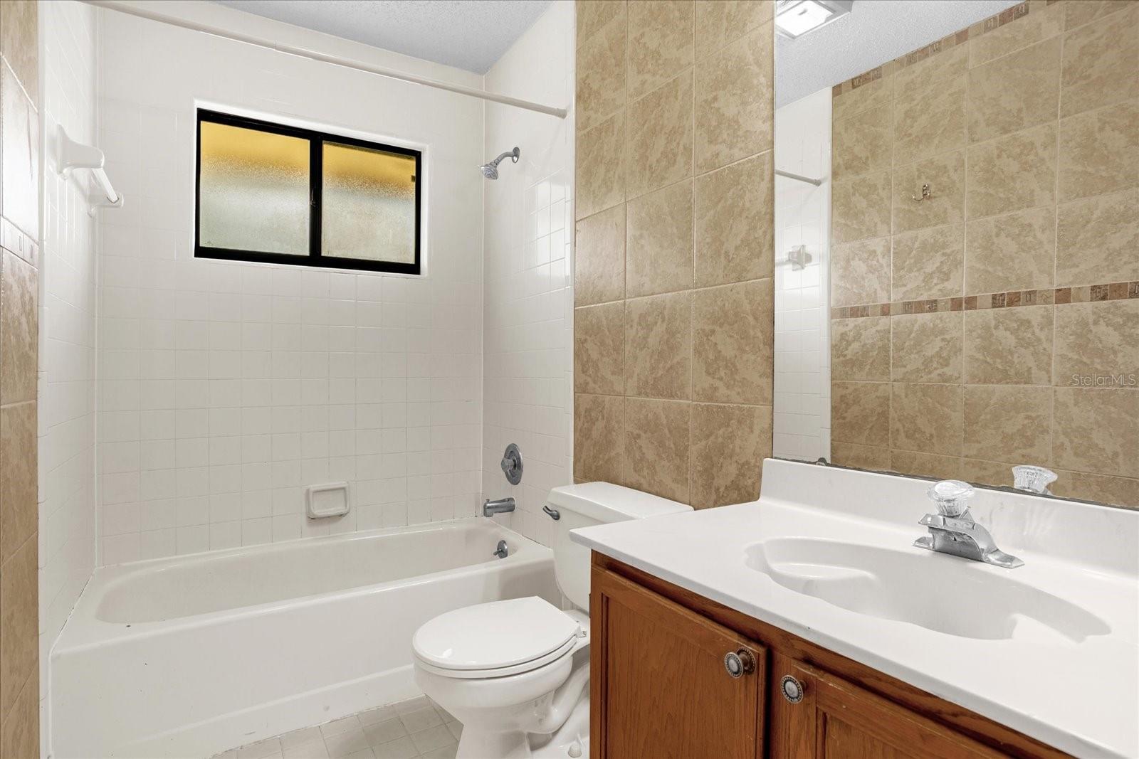 LAKEWOOD AT THE CROSSINGS - Residential Lease