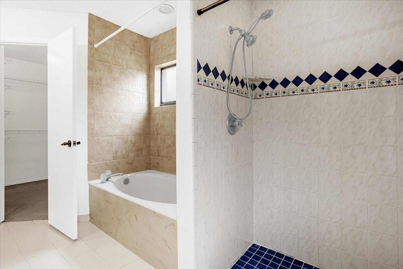 LAKEWOOD AT THE CROSSINGS - Residential Lease