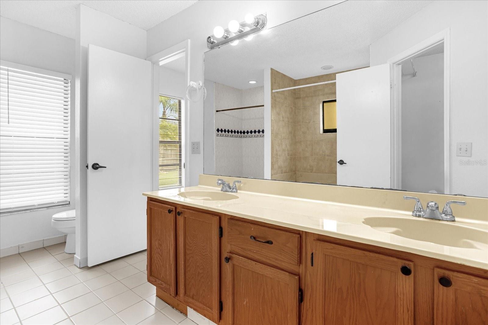 LAKEWOOD AT THE CROSSINGS - Residential Lease