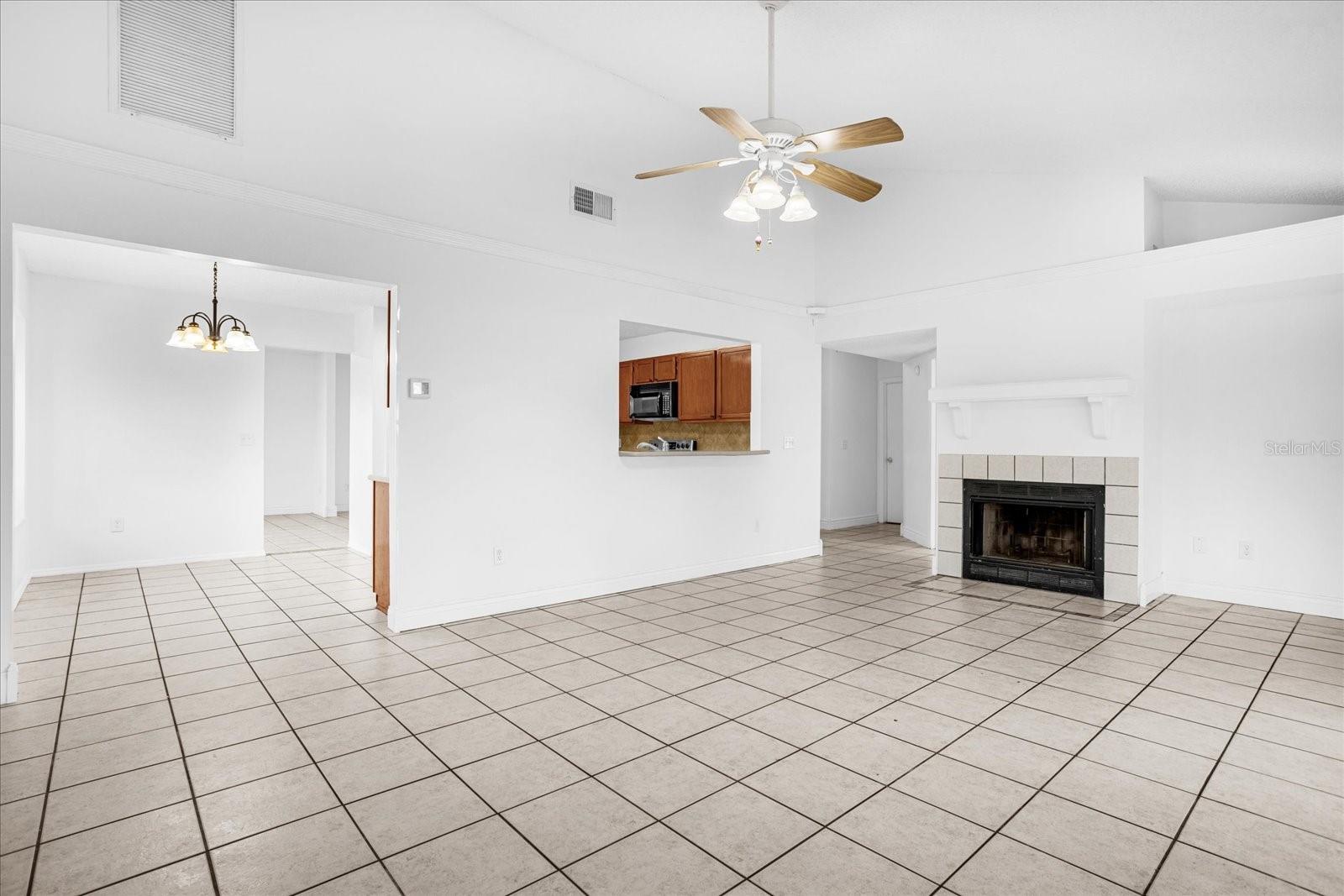 LAKEWOOD AT THE CROSSINGS - Residential Lease