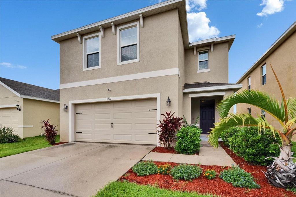 Photo of 11019 Leland Groves Drive, Riverview, FL 33579 (MLS # TB8400241)