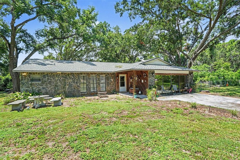 Photo of 534 Leverett Road, Seffner, FL 33584 (MLS # TB8524162)