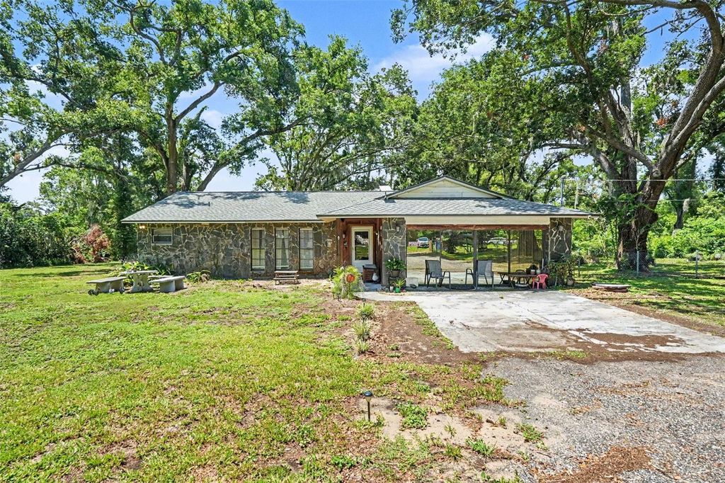 Photo of 534 Leverett Road, Seffner, FL 33584 (MLS # TB8524162)