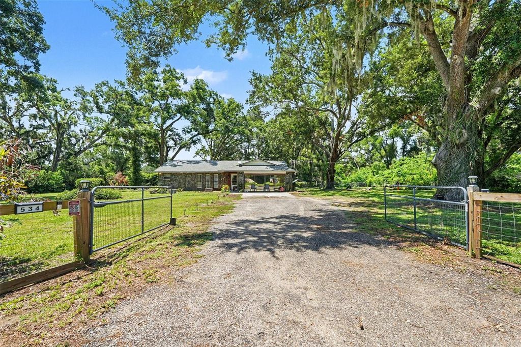 Photo of 534 Leverett Road, Seffner, FL 33584 (MLS # TB8524162)