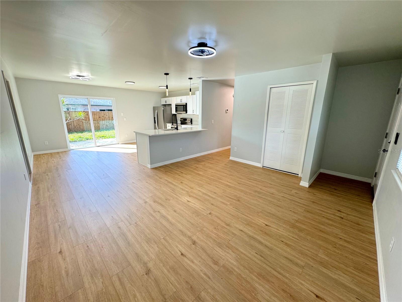 VILLAS AT SIGNAL HILL - Residential