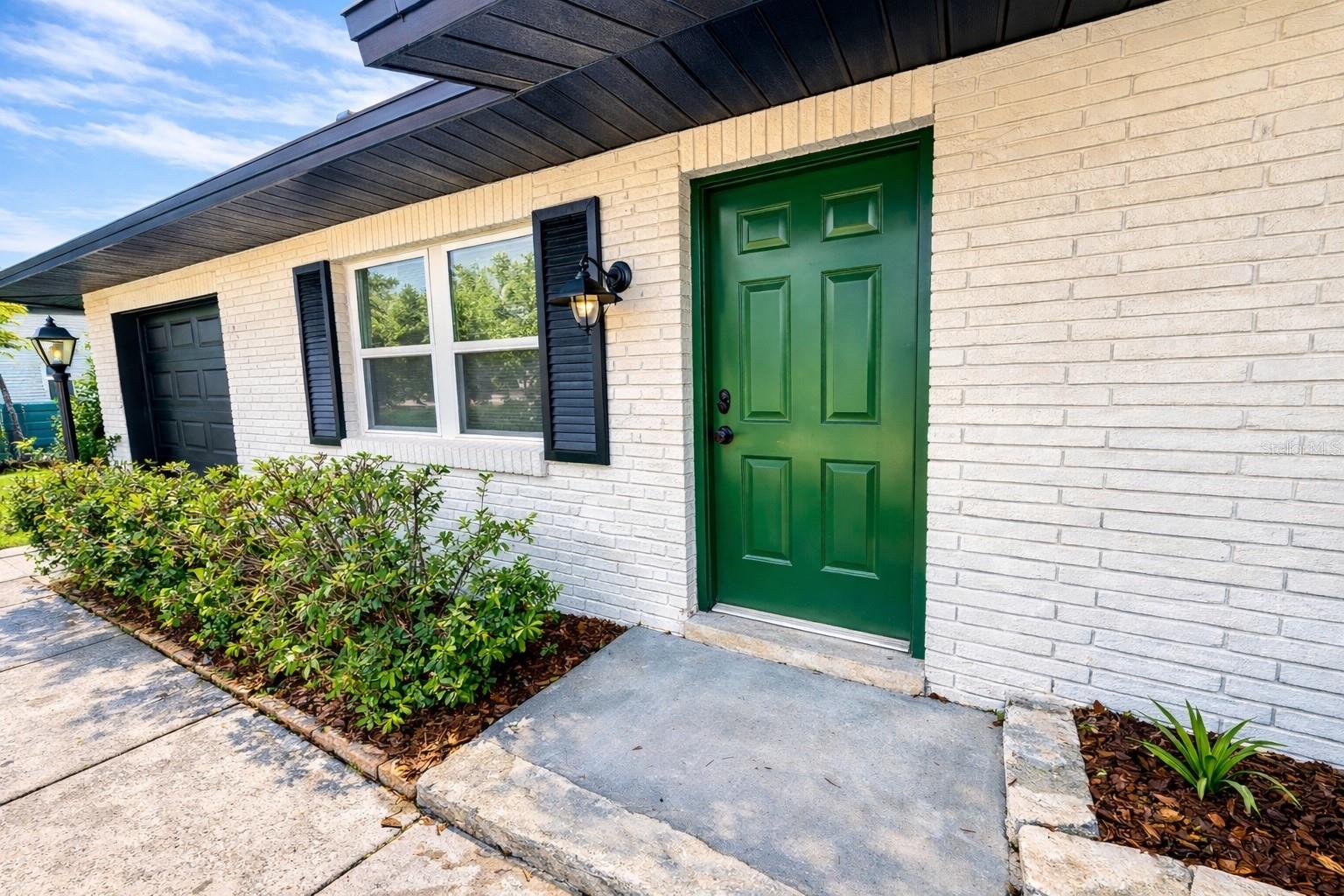 VILLAS AT SIGNAL HILL - Residential