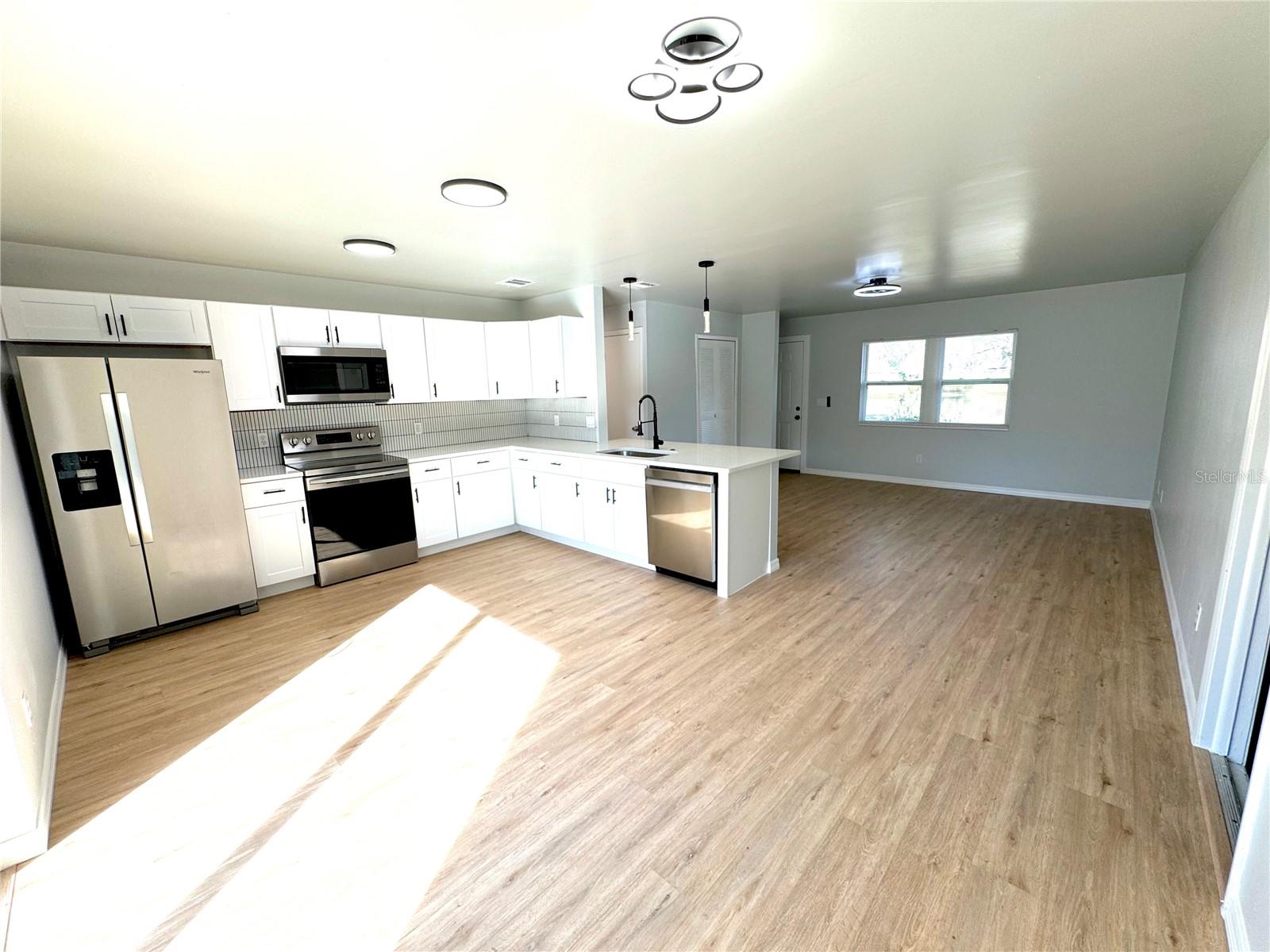 VILLAS AT SIGNAL HILL - Residential