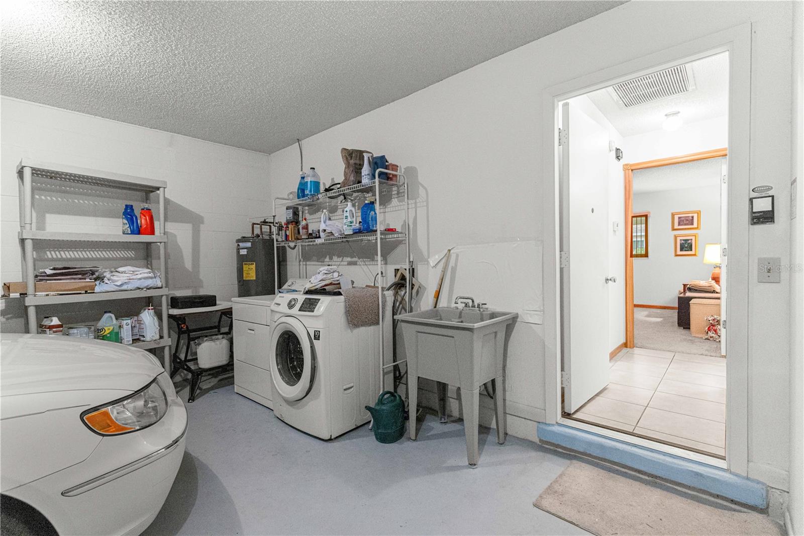 ON TOP OF THE WORLD - Residential