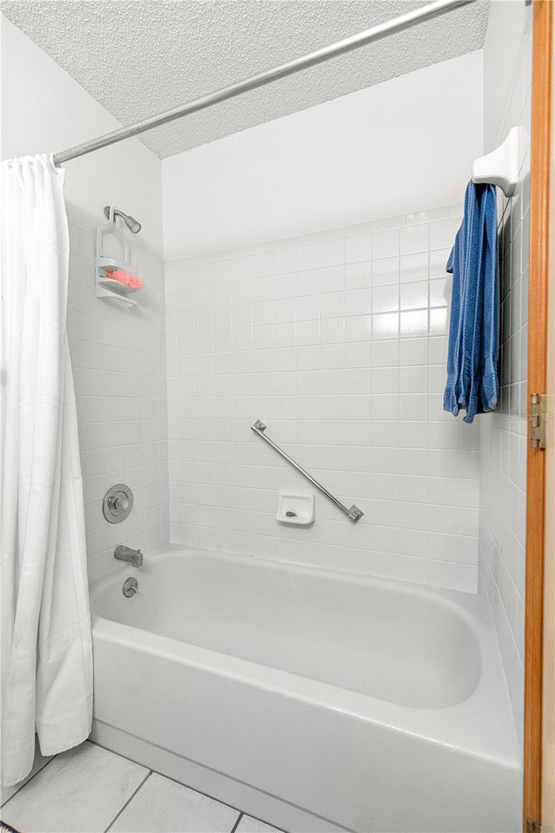 ON TOP OF THE WORLD - Residential