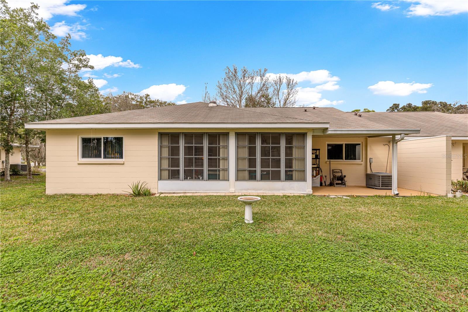 ON TOP OF THE WORLD - Residential