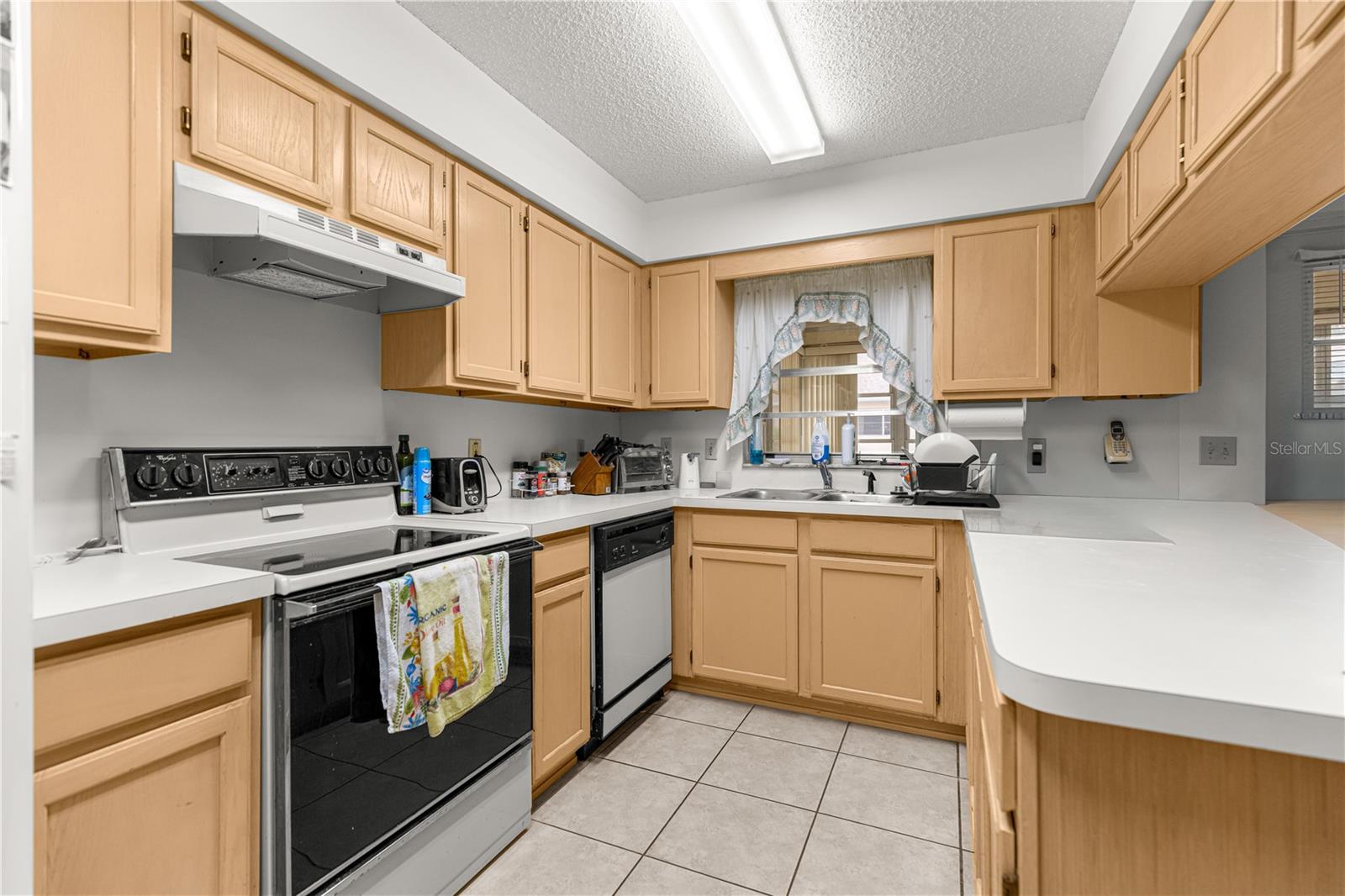 ON TOP OF THE WORLD - Residential