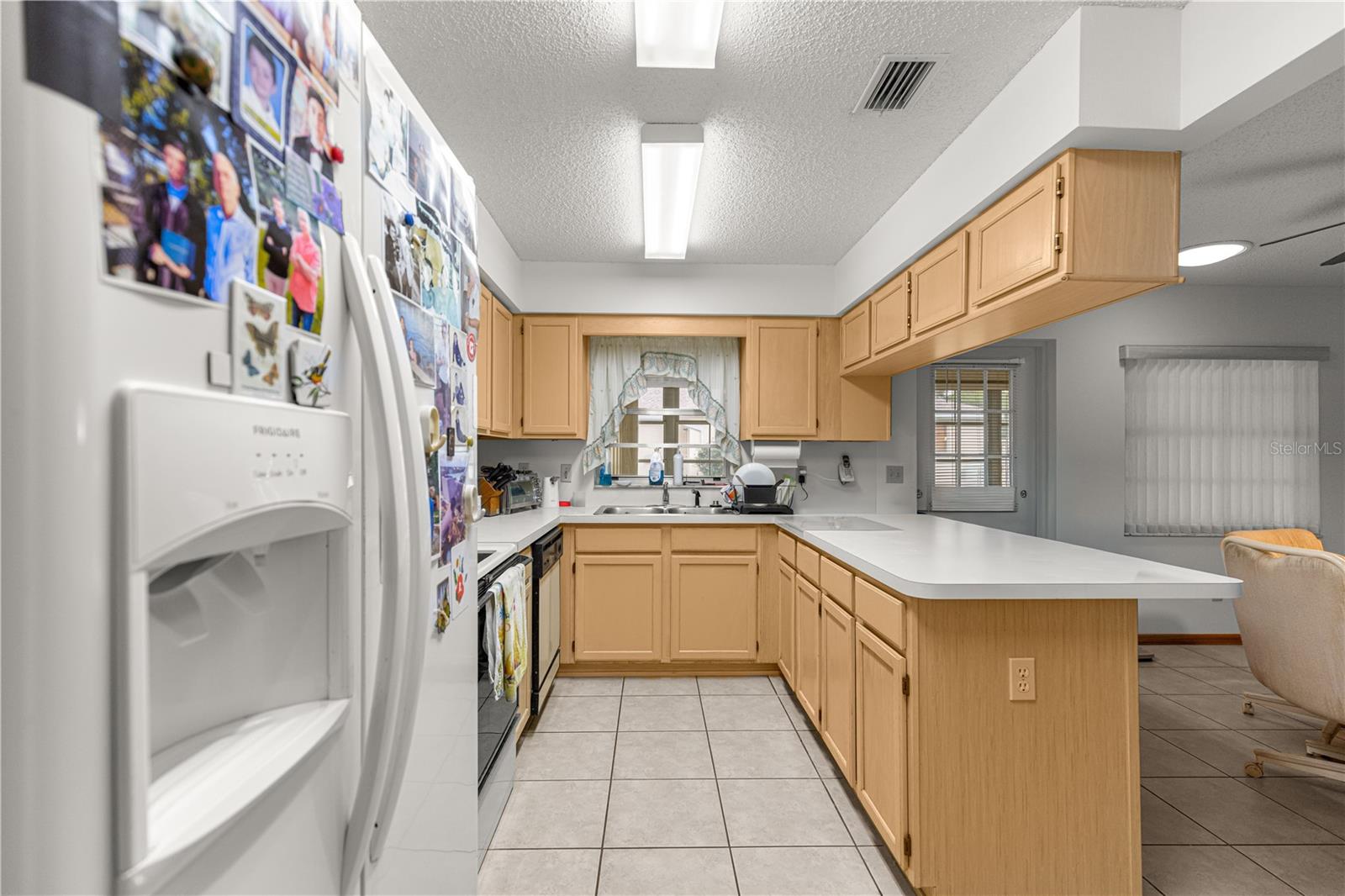 ON TOP OF THE WORLD - Residential