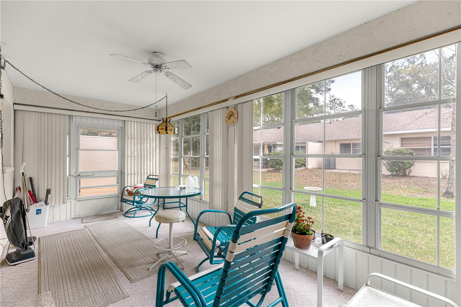 ON TOP OF THE WORLD - Residential