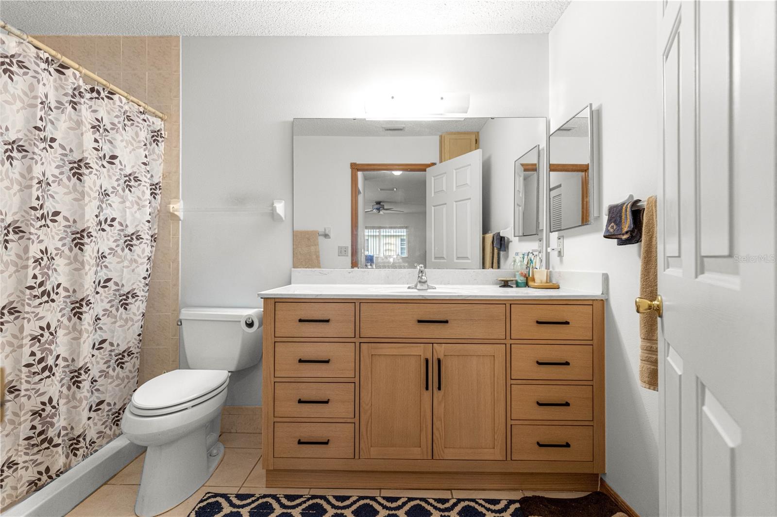 ON TOP OF THE WORLD - Residential