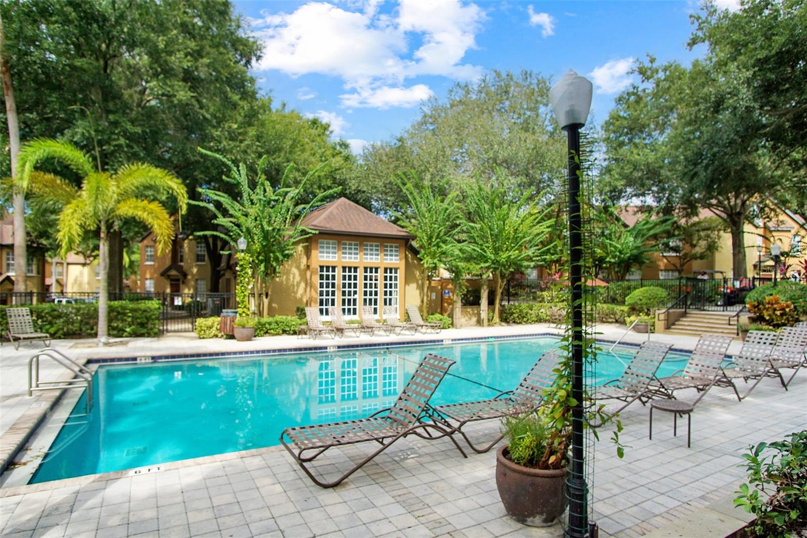 AZUR/METROWEST - Residential Lease