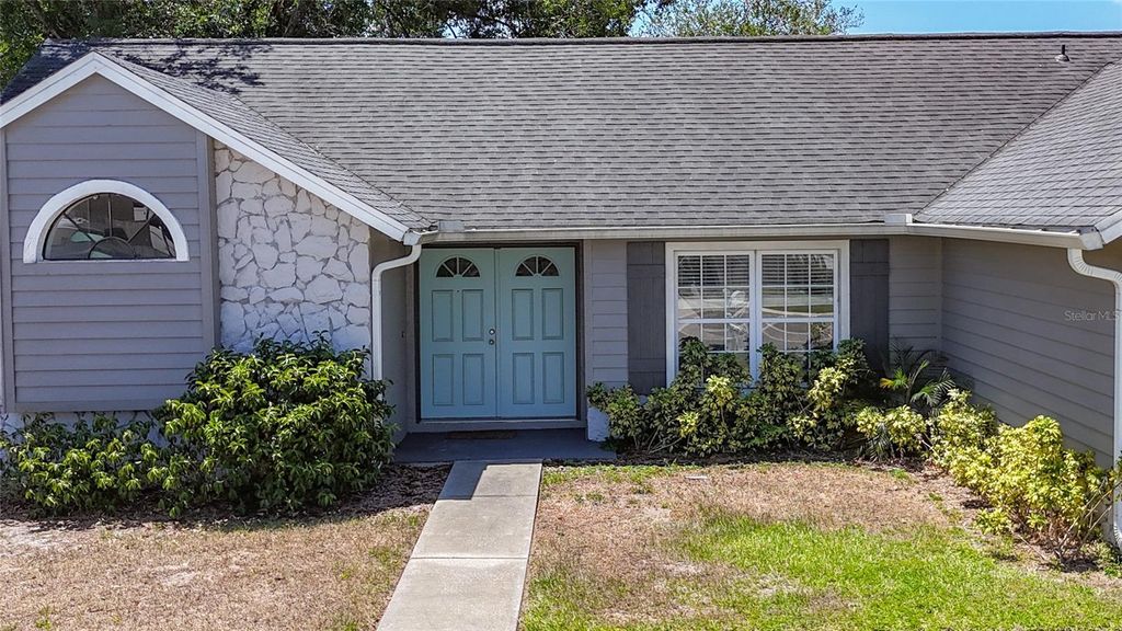 Photo of 1005 Cameo Crest Lane, Valrico, FL 33596 (MLS # TB8379942)