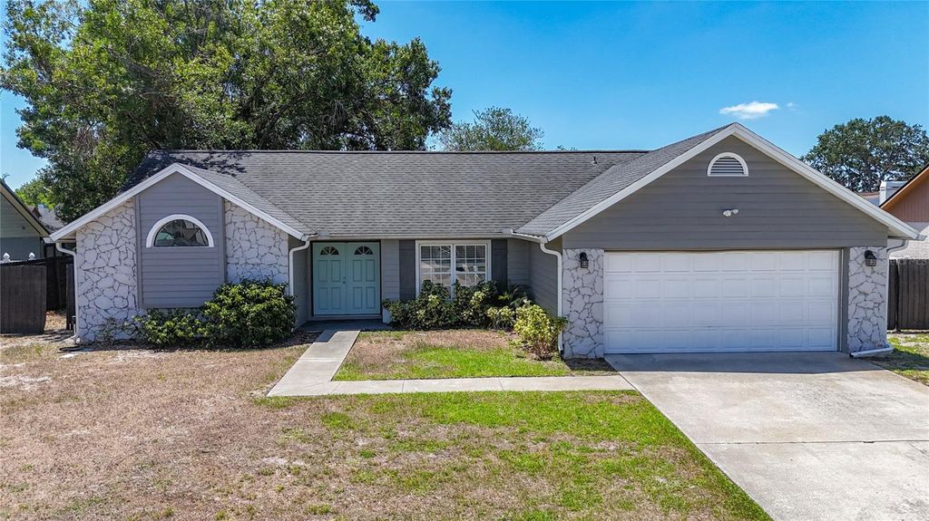 Photo of 1005 Cameo Crest Lane, Valrico, FL 33596 (MLS # TB8379942)