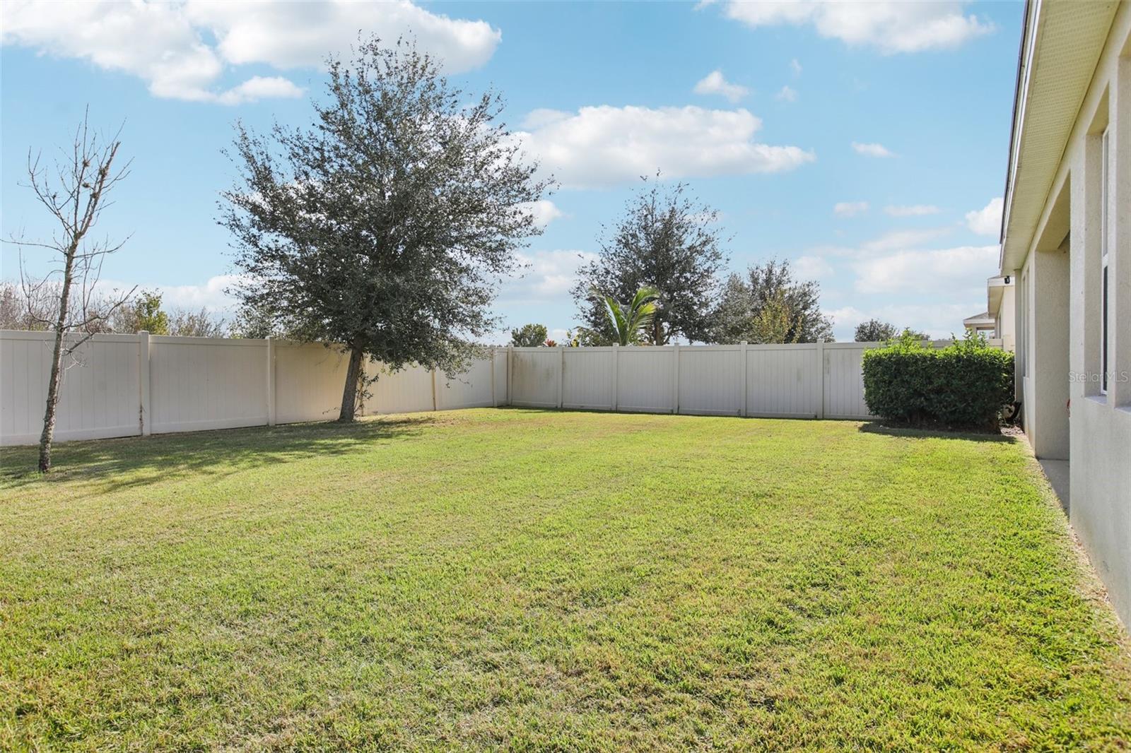 LUCAYA LAKE CLUB PH 4C - Residential