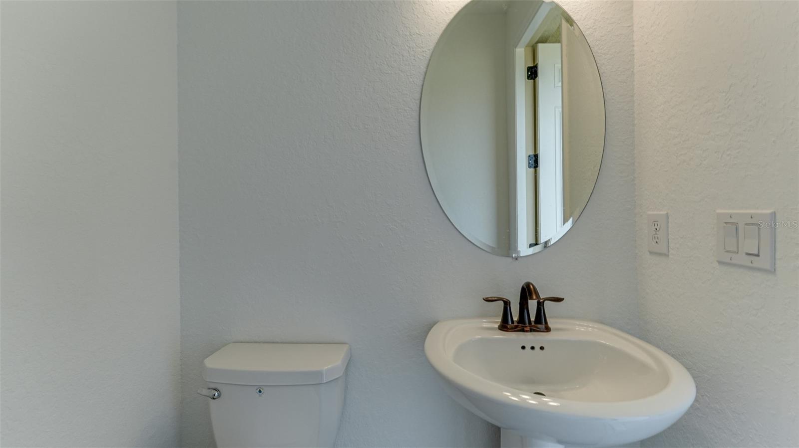 LAKEWOOD NATIONAL - Residential Lease